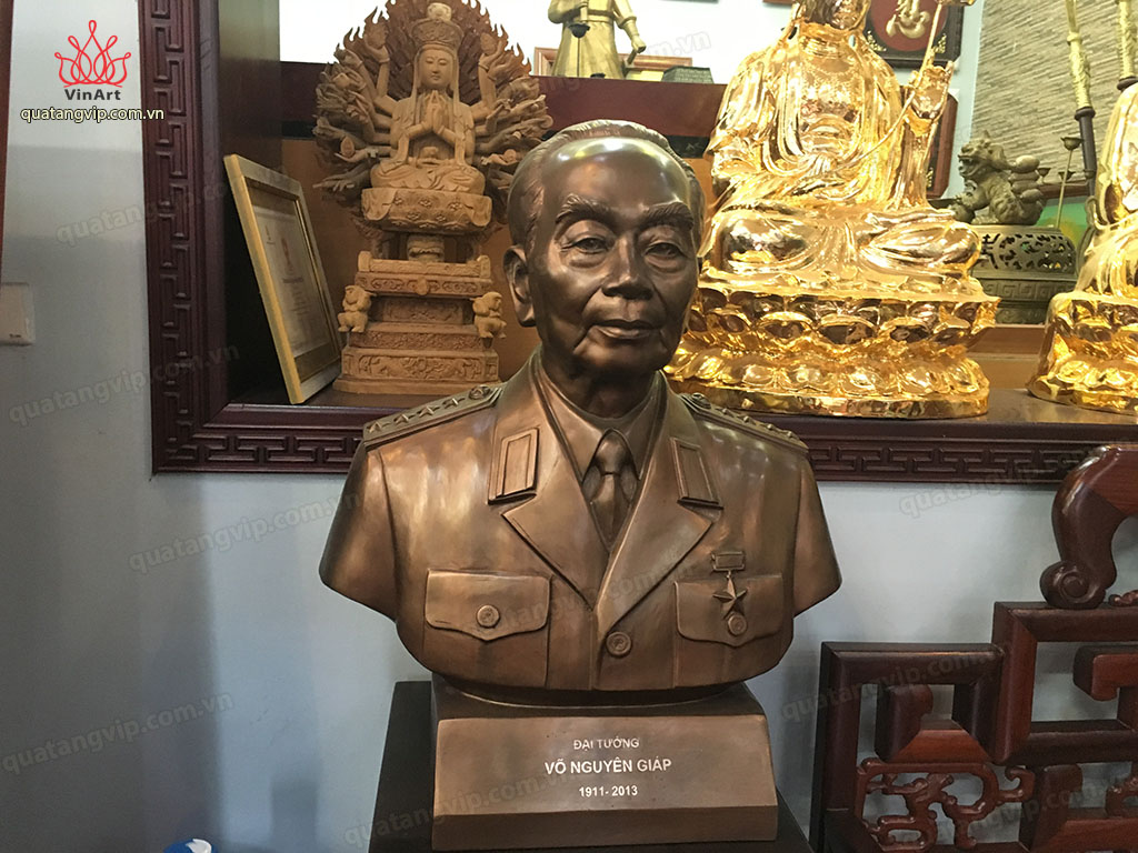 Tượng đồng chân dung Bác Giáp 60cm - Q0438
