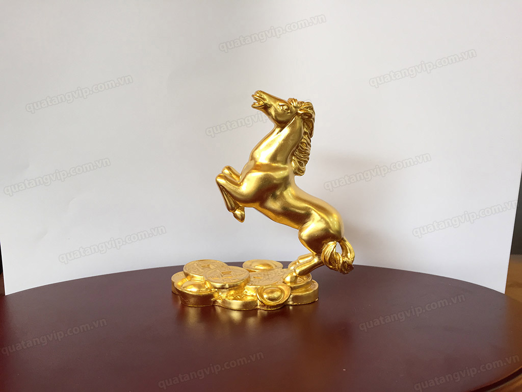 Tượng đồng con Ngựa cao 8cm dát vàng 9999 - Q0570