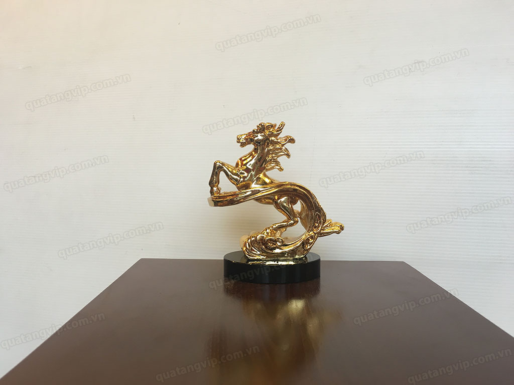 Tượng đồng Ngựa vờn mây mạ vàng cao 10cm - Q0425