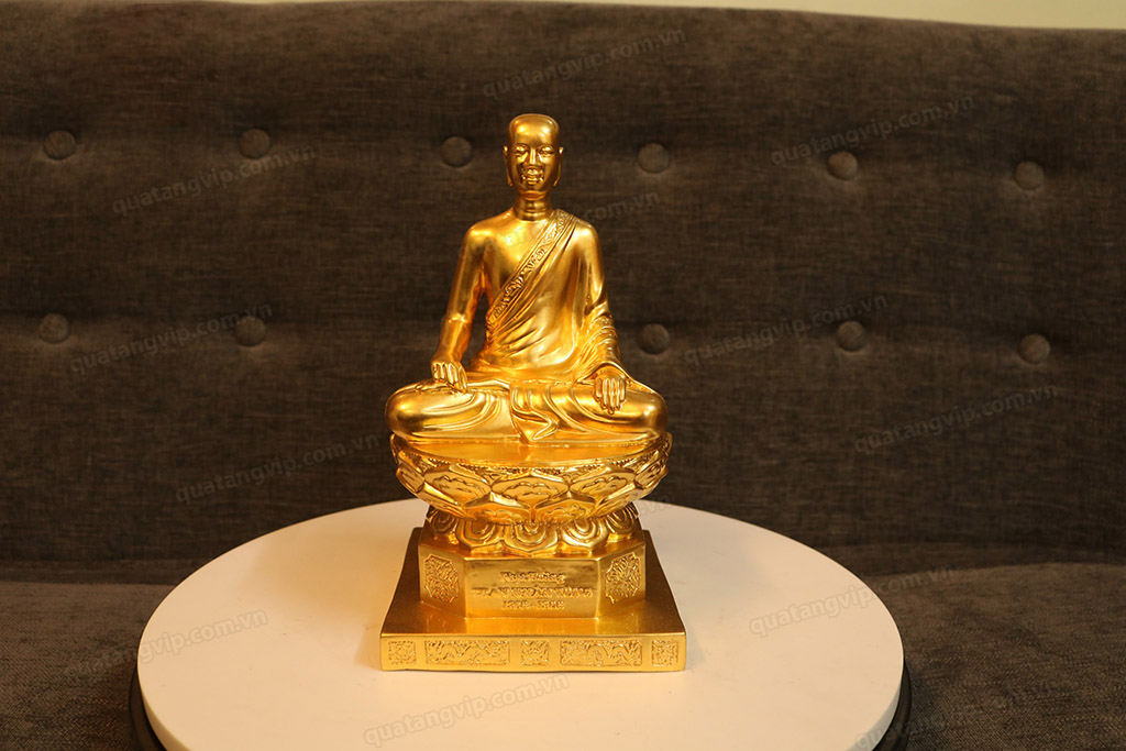 Tượng đồng Phật Hoàng Trần Nhân Tông dát vàng 23cm - Q0254