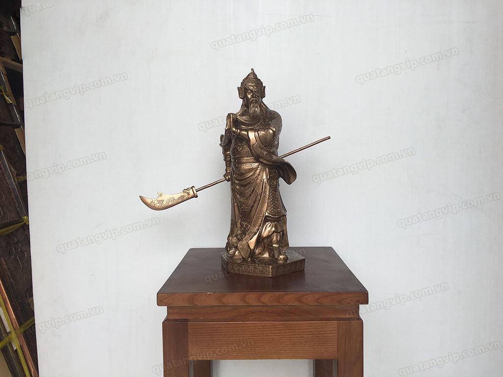 Tượng đồng Quan Vân Trường vuốt râu cầm đao 42cm - Q0416